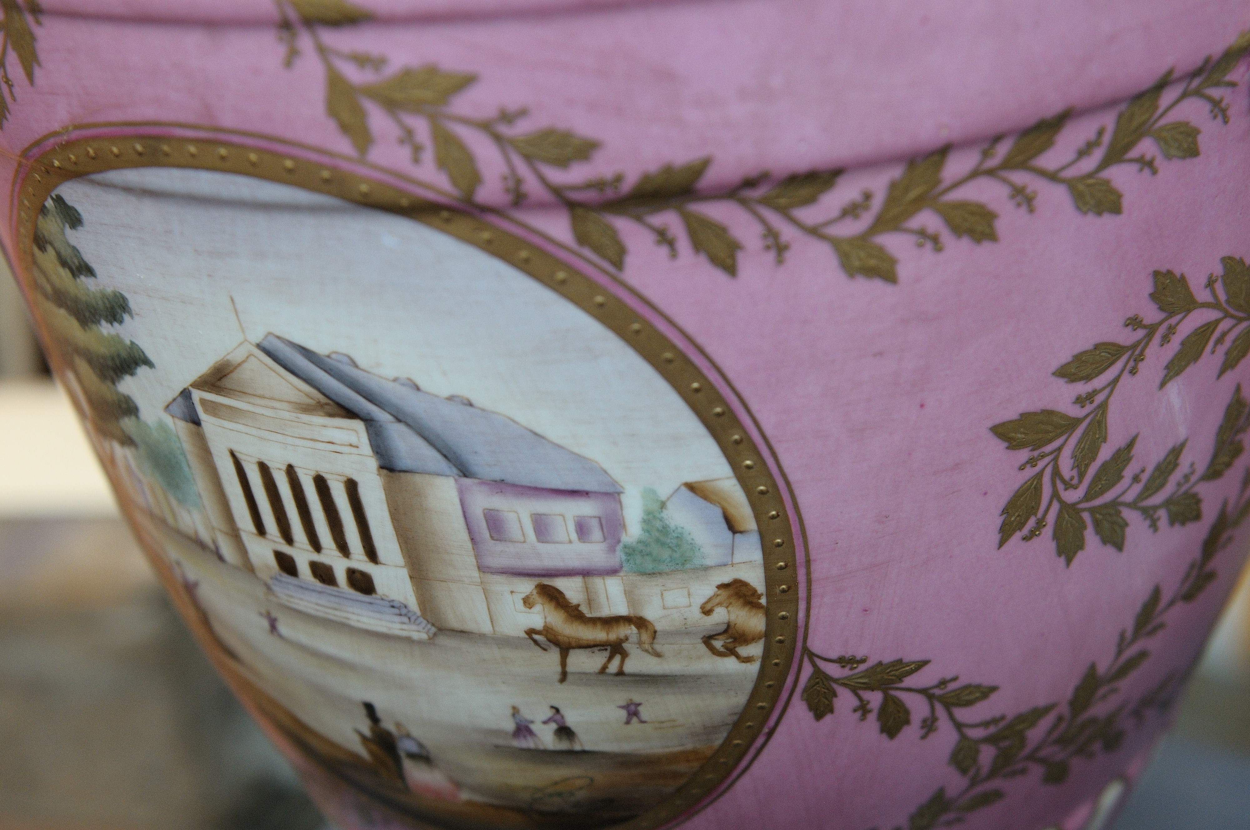 Grande Vaso Ad Urna in Porcellana Rosa
