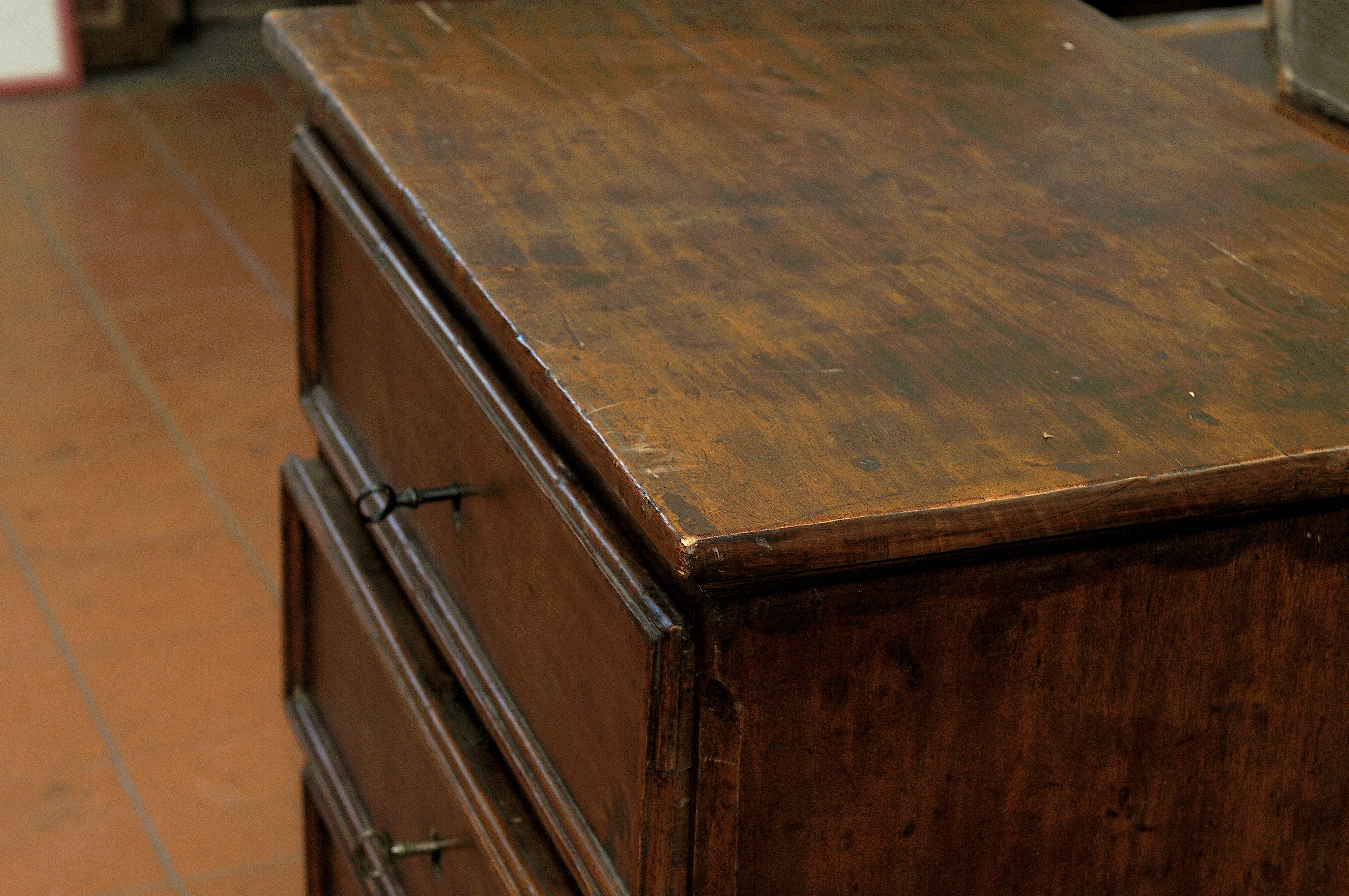 Cassettone in Legno a Tre Cassetti