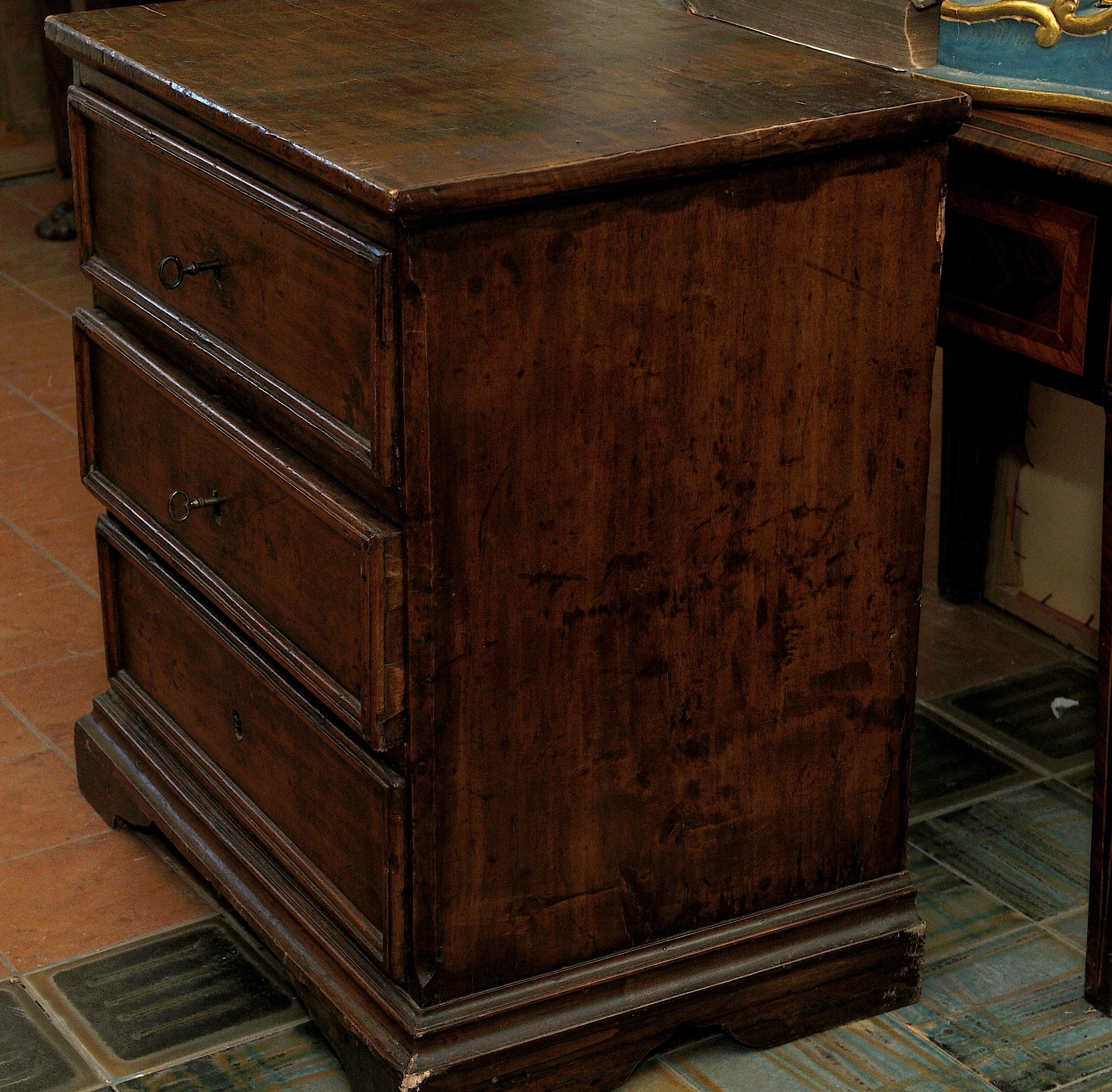 Cassettone in Legno a Tre Cassetti