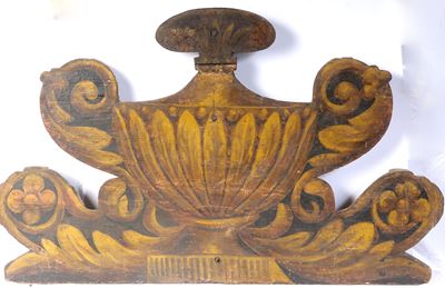 Fregio Sopra Porta in Legno Intagliato