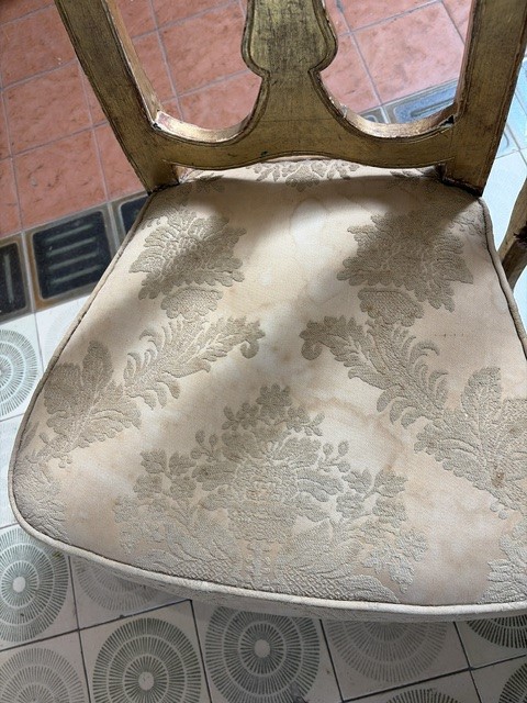 Coppia di Seggiole in Legno Dorato