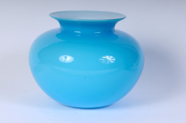 Veart, Cased Glass Vase