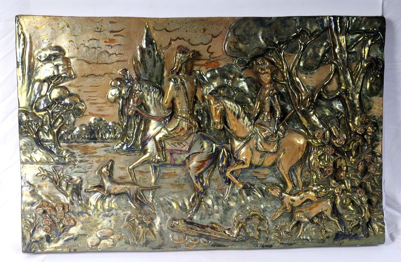 Riccardo Gatti - Piastra in Ceramica Ad Alto Rilievo con Finitura a Lustro Metallico Scena di Cac...