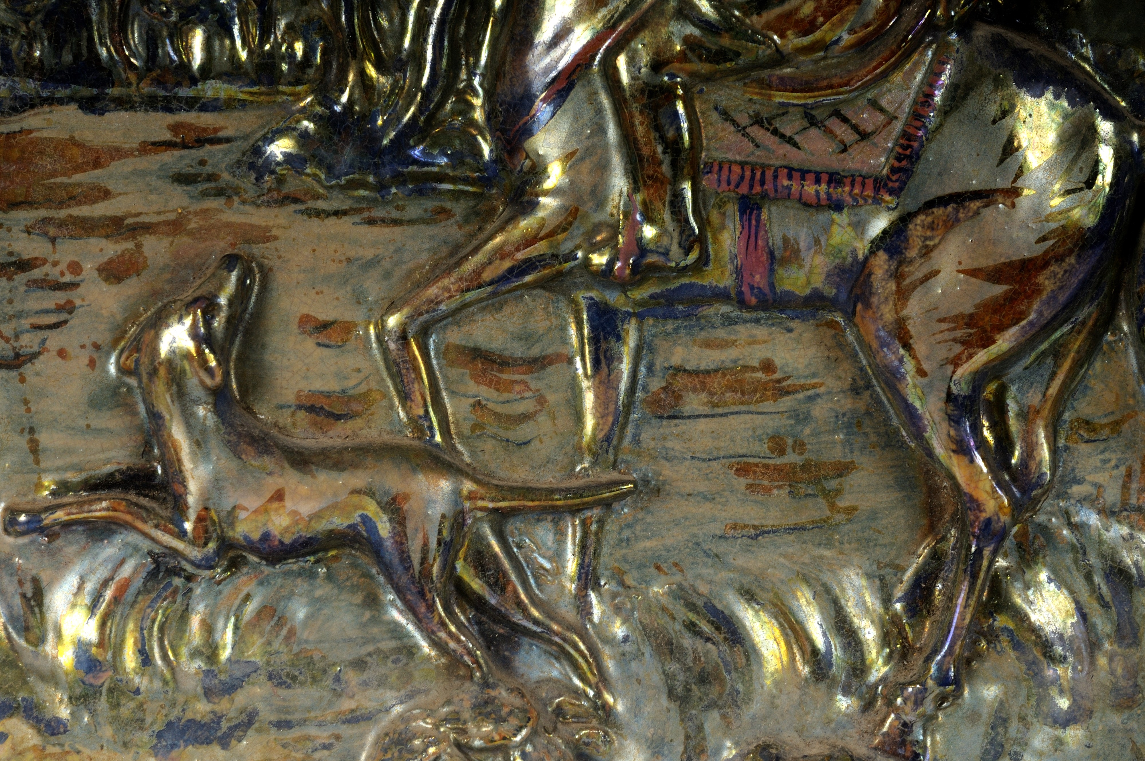 Riccardo Gatti - Piastra in Ceramica Ad Alto Rilievo con Finitura a Lustro Metallico Scena di Cac...