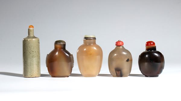 Gruppo di cinque tabacchiere. Cina, XIX-XX secolo