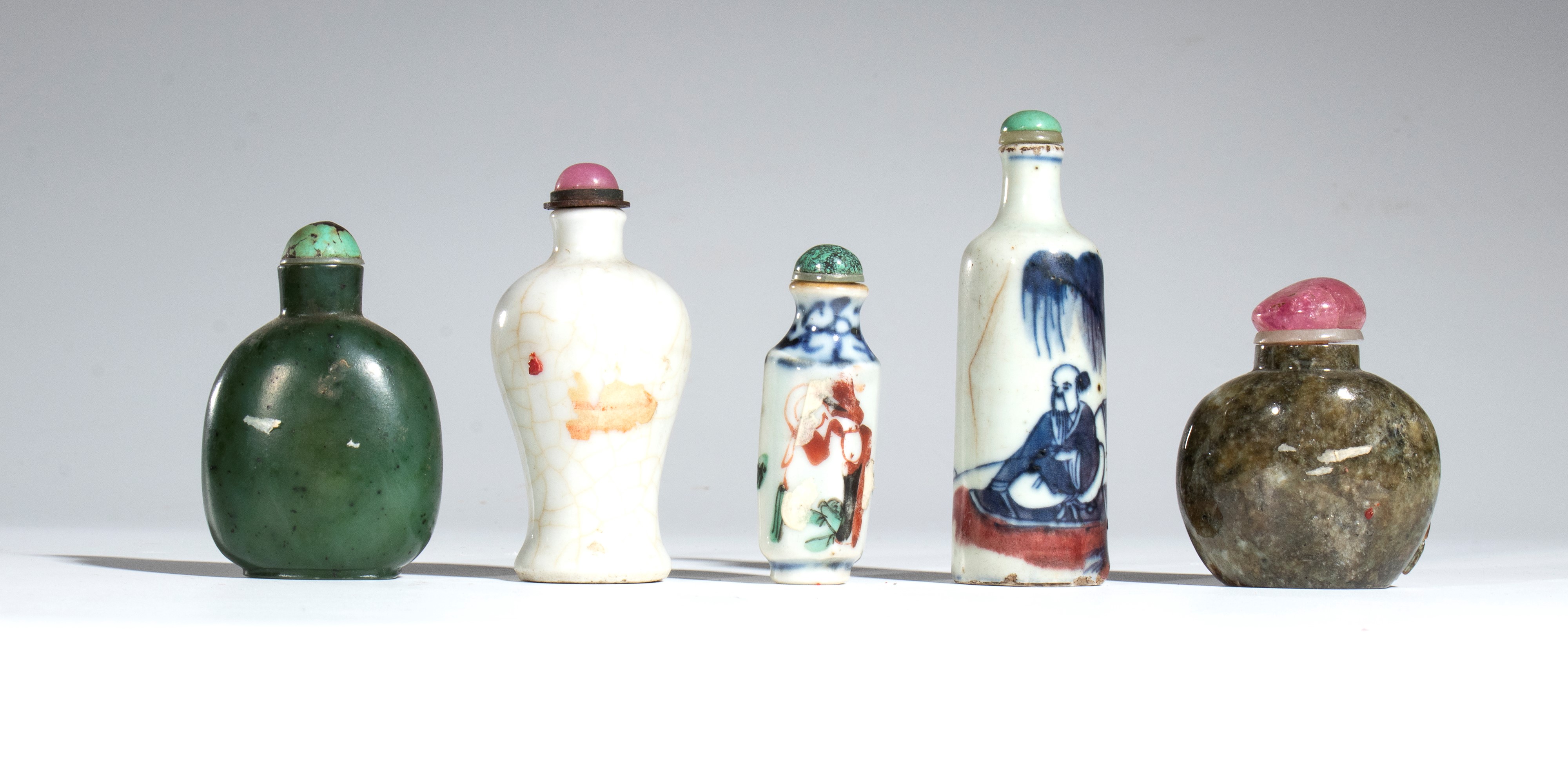 Gruppo di cinque tabacchiere, Cina, XIX-XX secolo