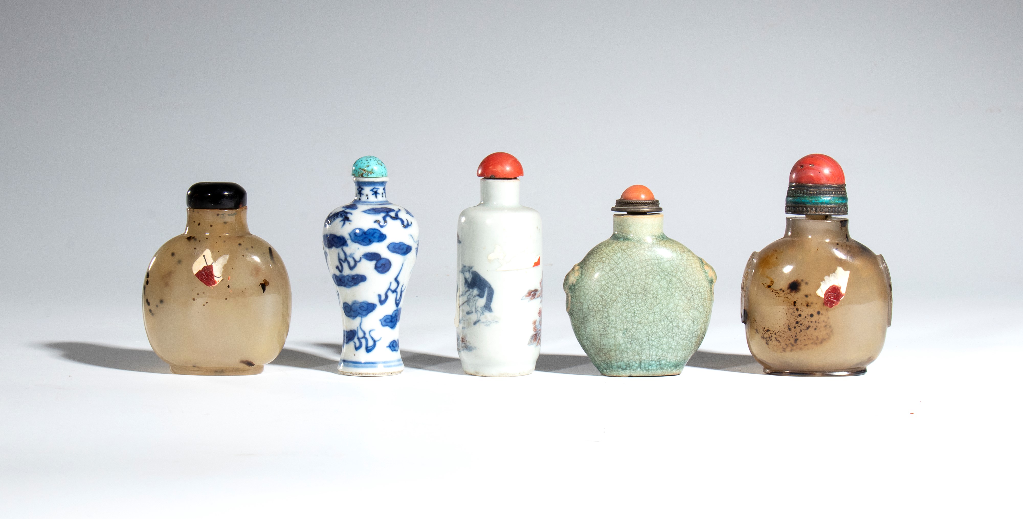 Gruppo di cinque tabacchiere, Cina, XIX-XX secolo