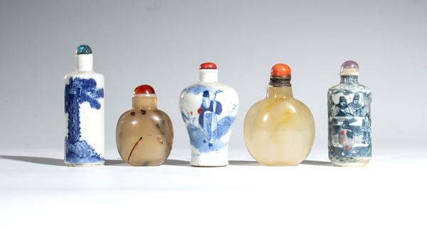 Gruppo di cinque tabacchiere. Cina, XIX-XX secolo