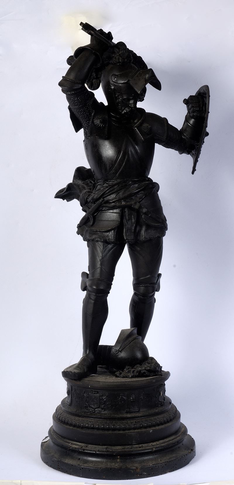 Guerriero in Armatura, Scultura in Spelter
