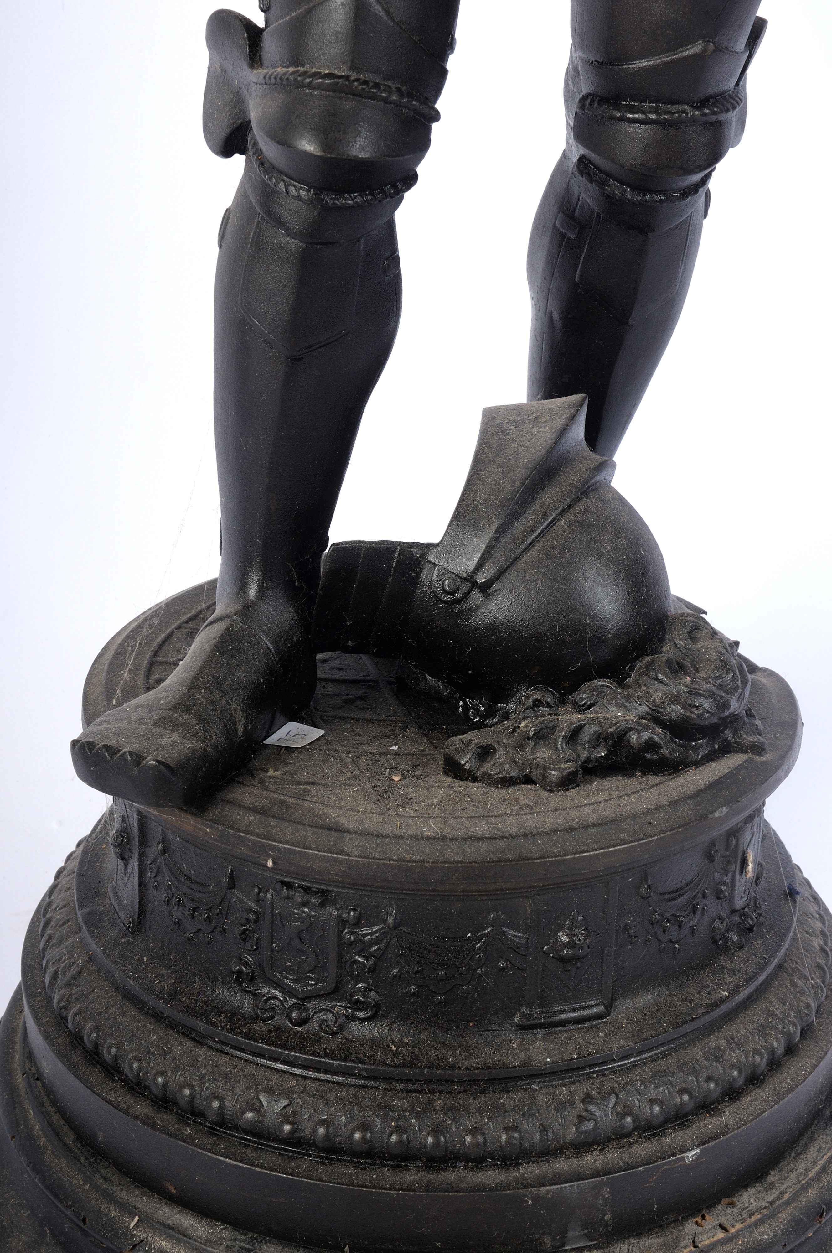 Guerriero in Armatura, Scultura in Spelter