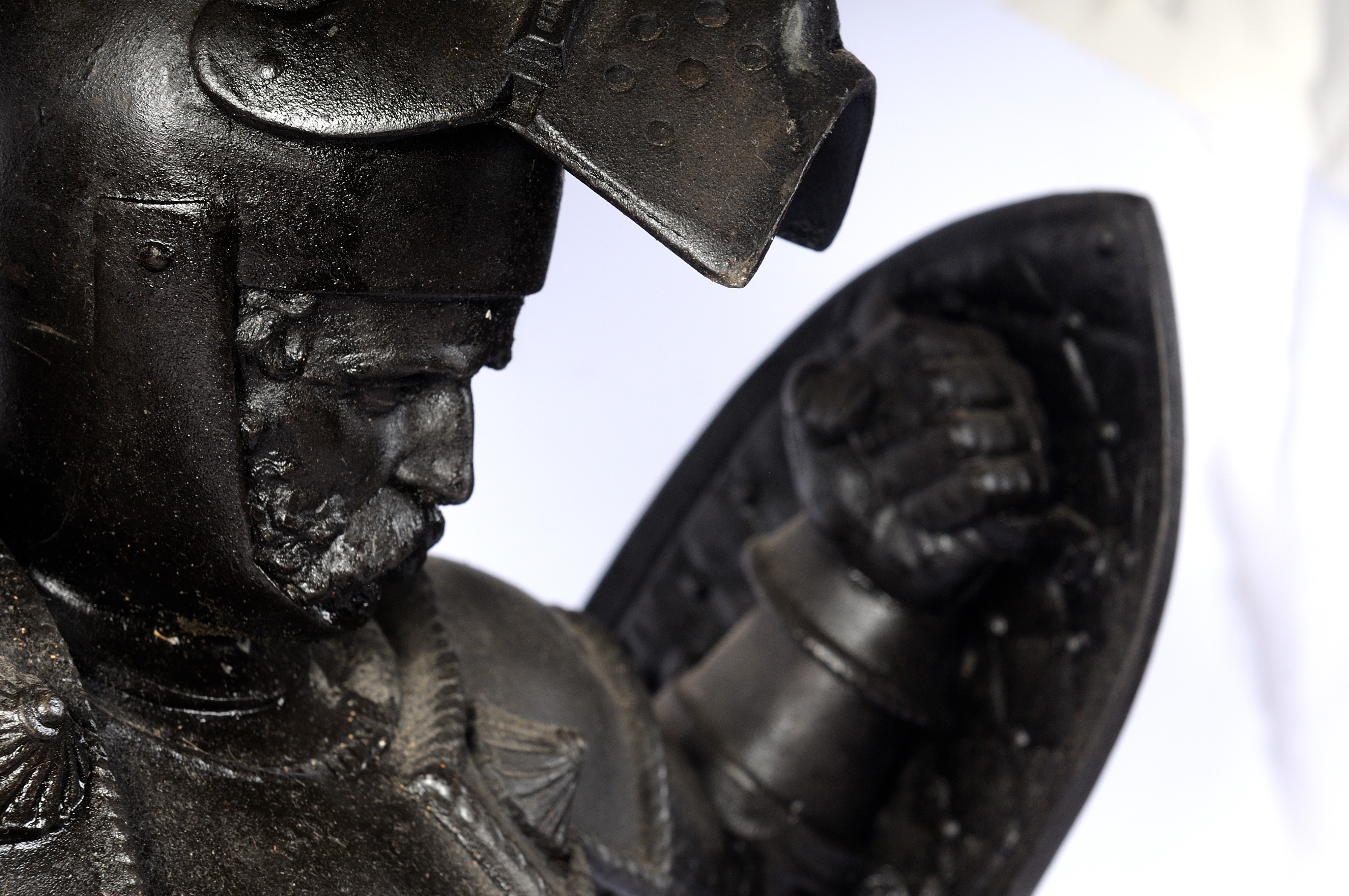 Guerriero in Armatura, Scultura in Spelter