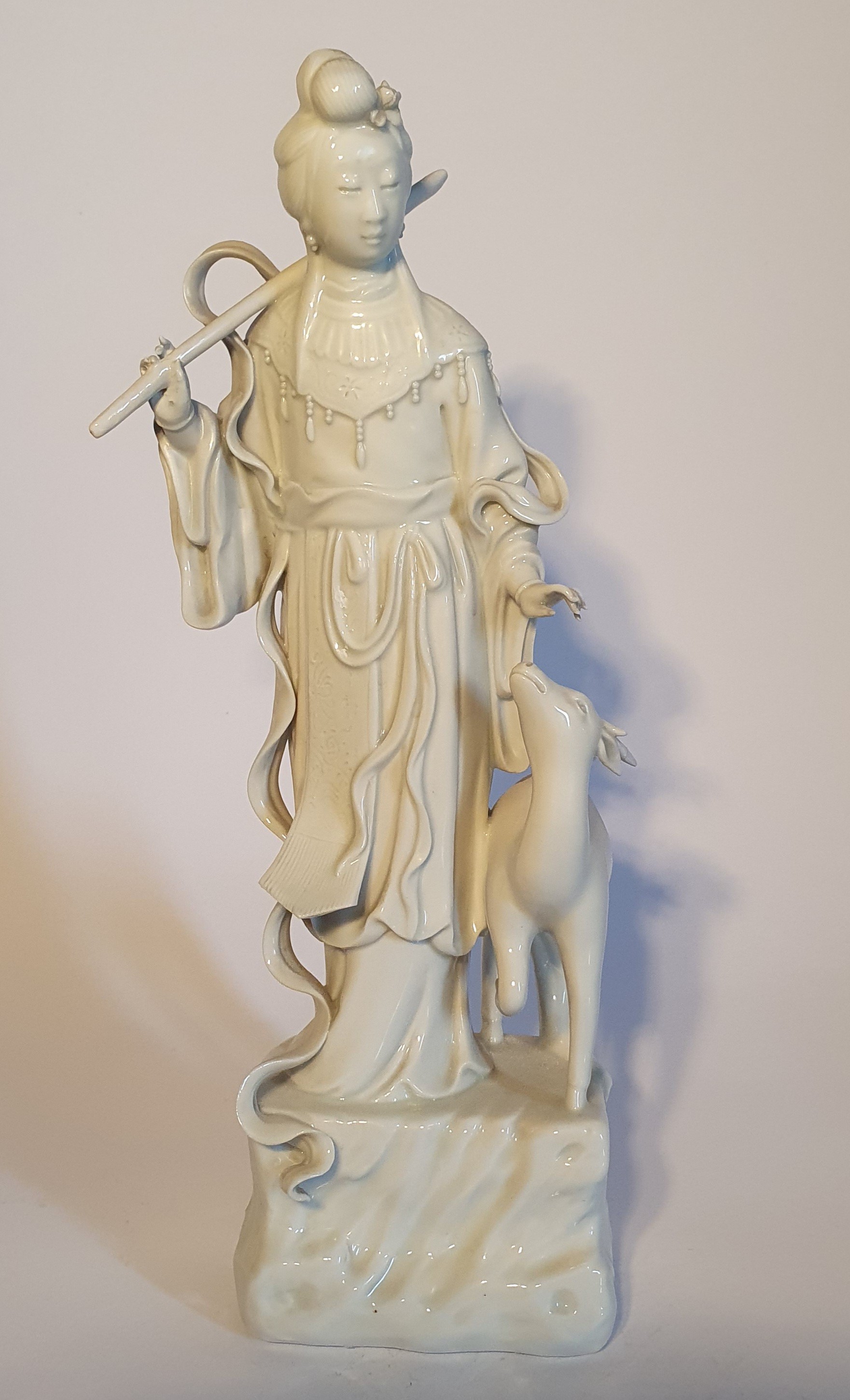 Dehua ("Blanc de China"), Figura della dea della longevità e dell’immortalità in porcellana, Cina...