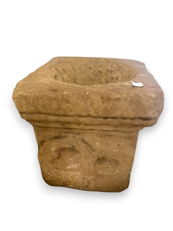 Square stone plinth
