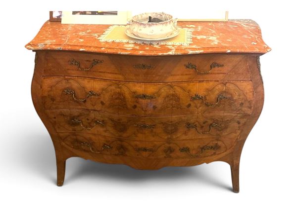 Baroque style chest of drawers in walnut root