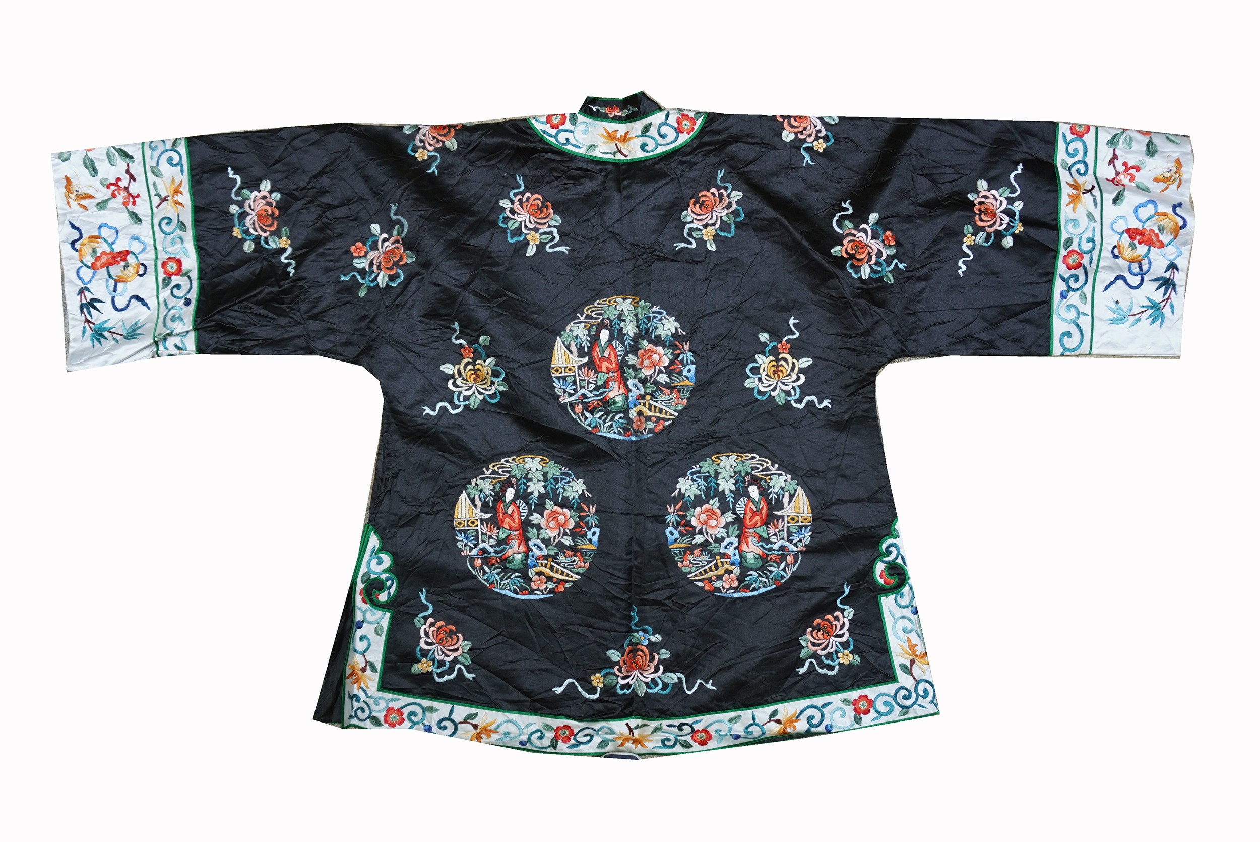 Cina, veste in seta ricamata (primi anni del XX secolo)