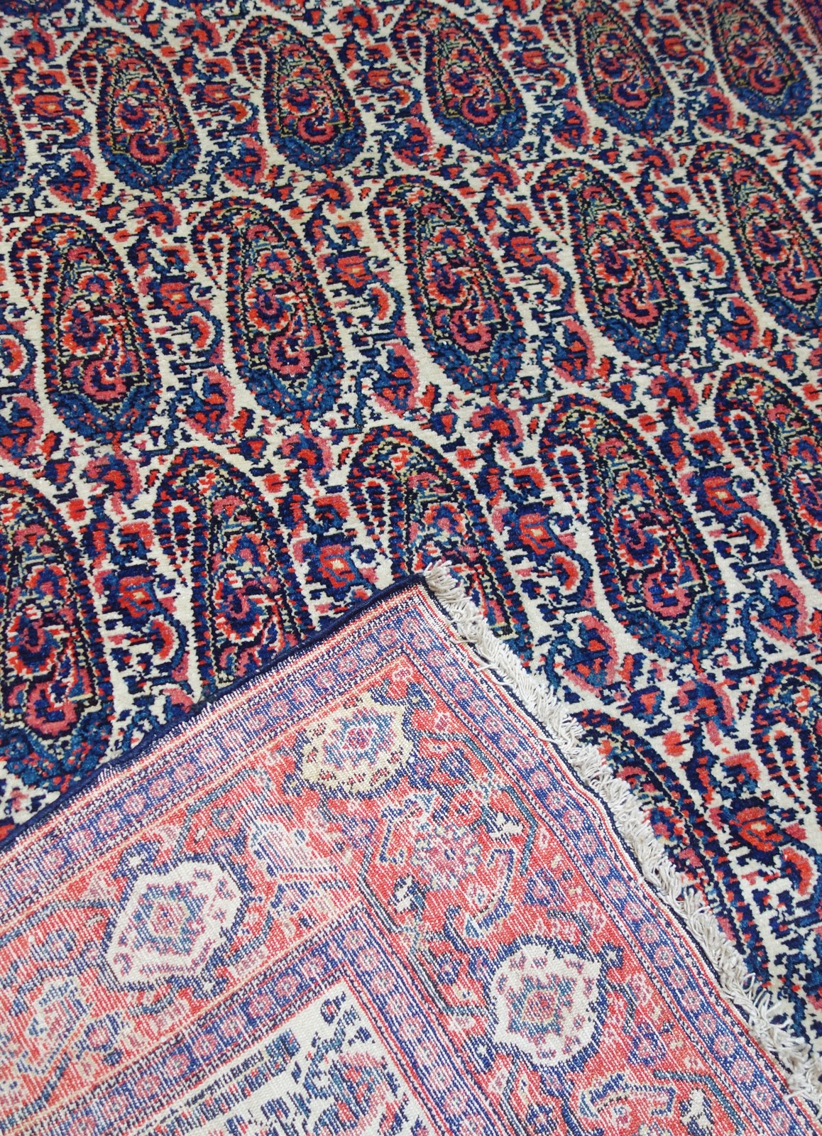 Tappeto Senneh, motivo “Boteh”, Persia occidentale, primi del Novecento
