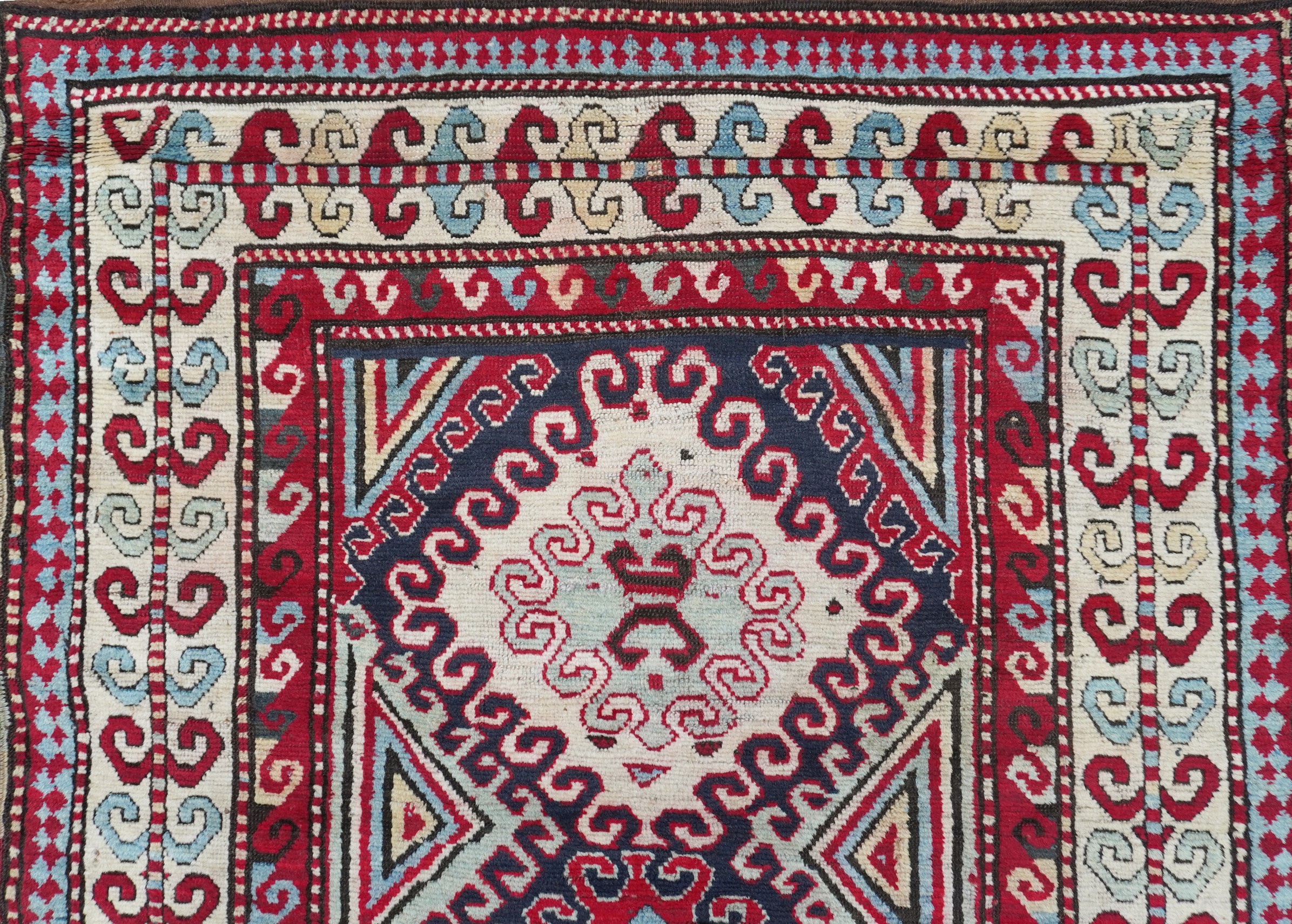 Tappeto del Caucaso, 1900 circa, Kasak, 253 x 136 cm