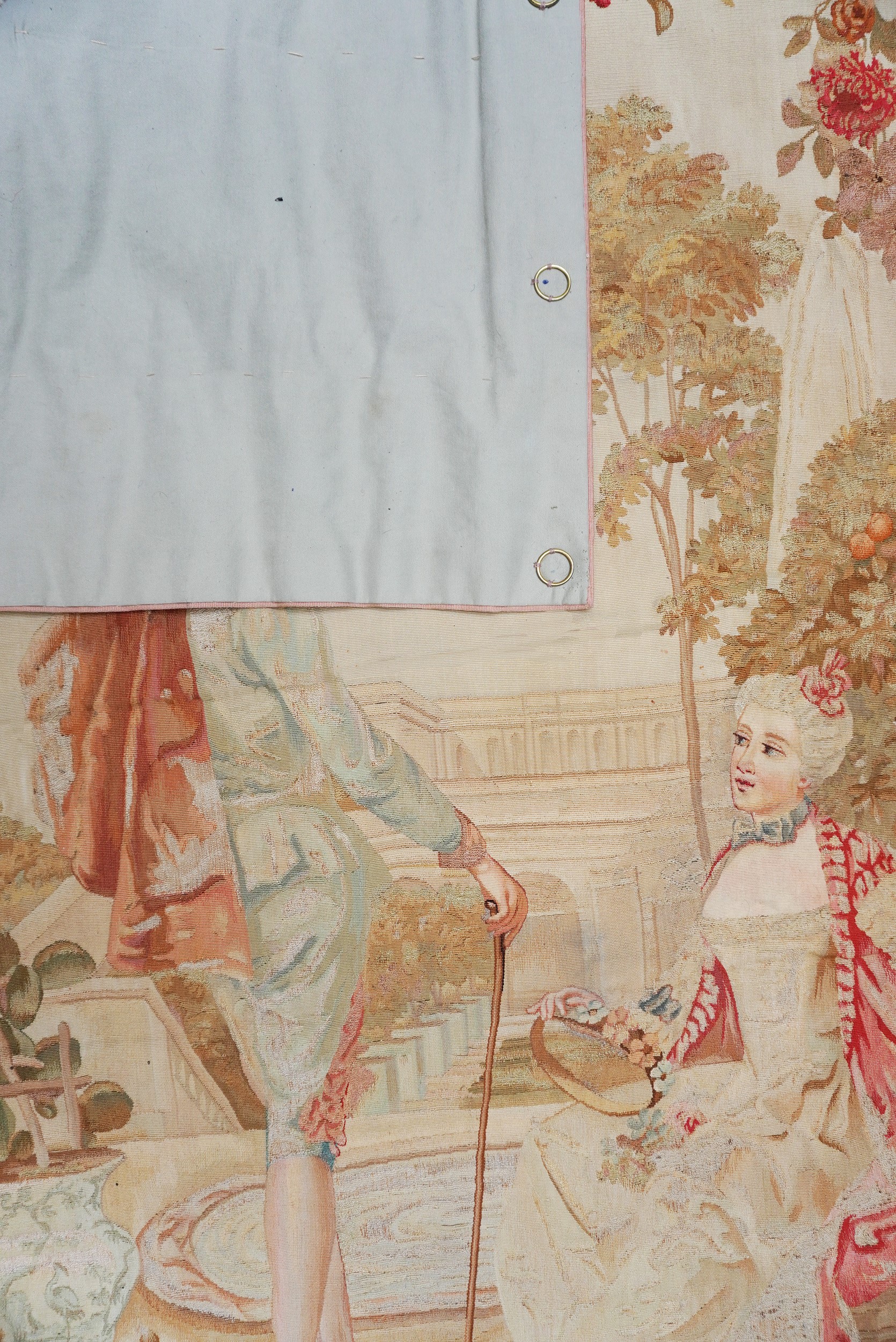 Manifattura Reale di Aubusson, Arazzo Aubusson, scena di incontro galante in giardino