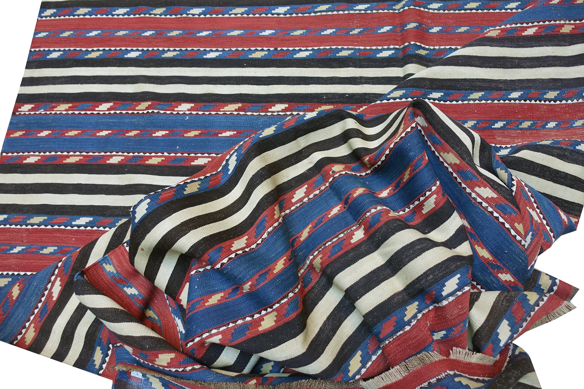Kilim a disegno a righe, tessuto piatto a tessitura fine (Caucaso, XIX secolo)