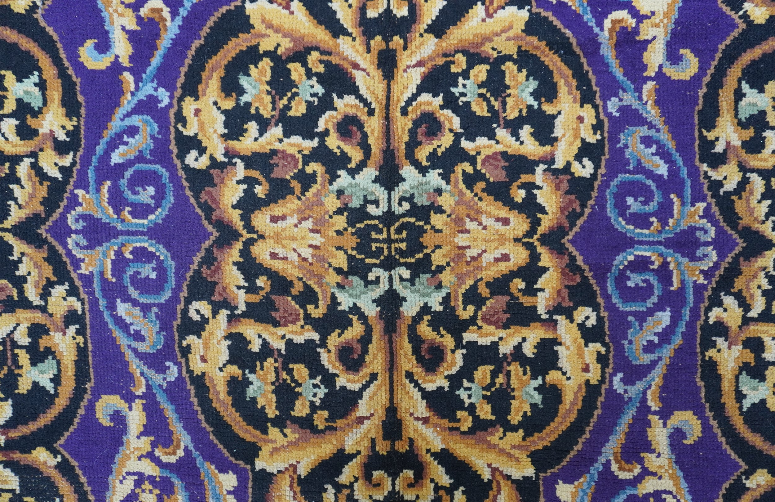 Tappeto Savonnerie, decorazione arabescata, primi del XX secolo