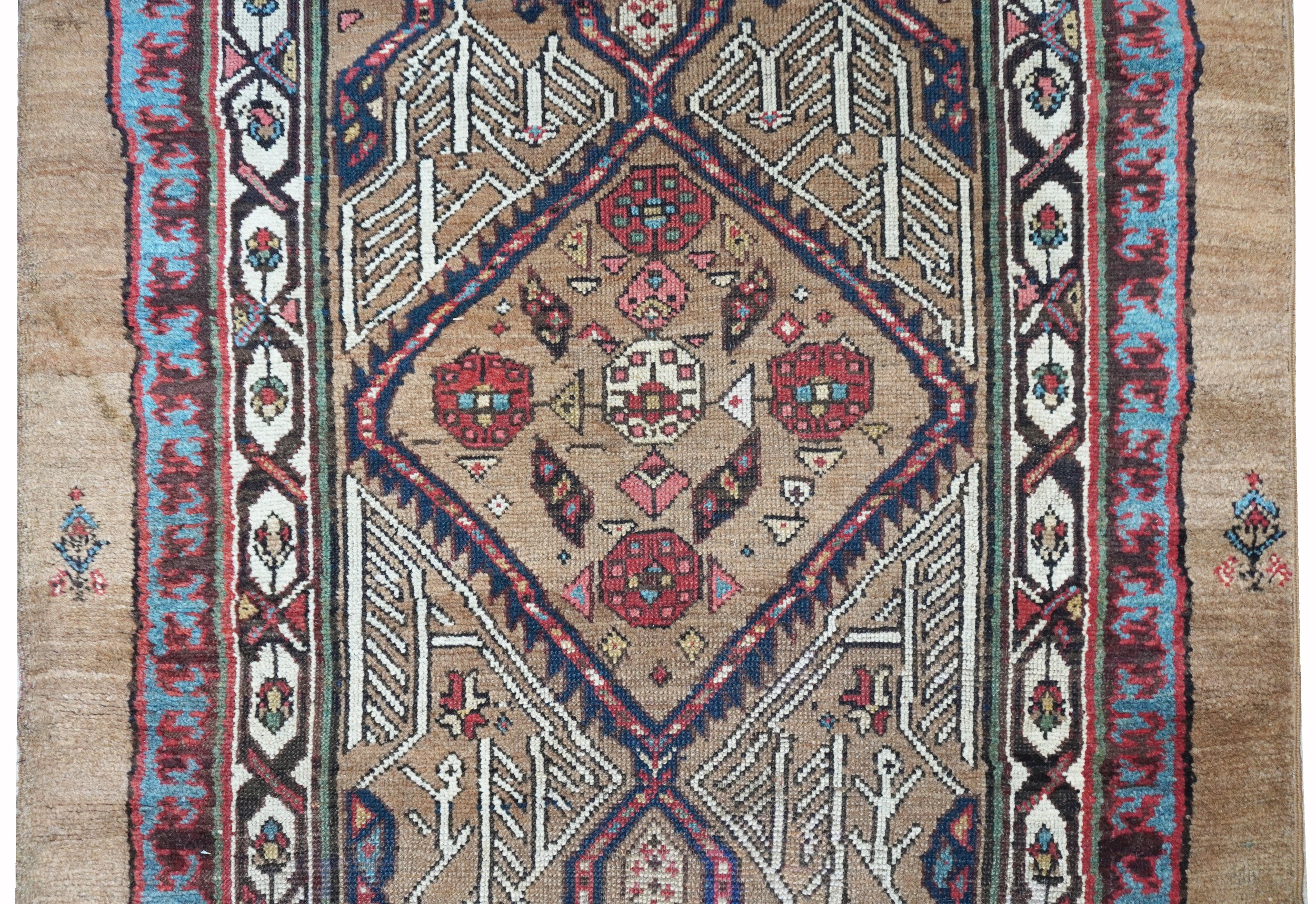 Tappeto di Persia occidentale, Passatoia Sarab, fine XIX secolo