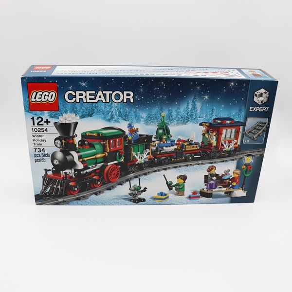 LEGO 10254 – Winter Holiday Train
