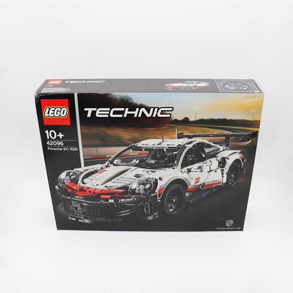 LEGO 42096 – Porsche 911 RSR