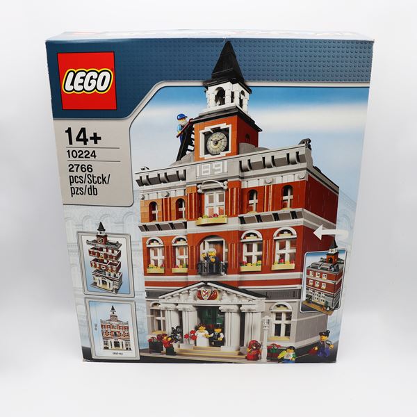 The LEGO Group - LEGO 10224 – Town Hall