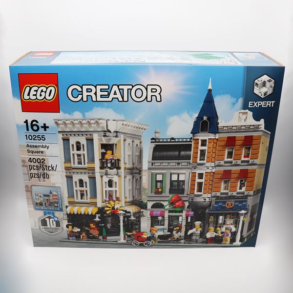 LEGO 10255 – Assembly Square
