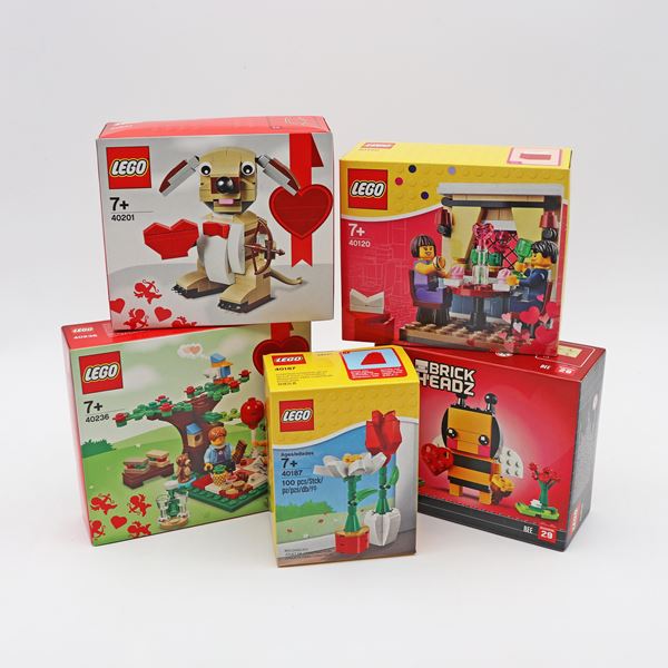 LEGO Valentine’s Day Collection – Five–Set Lot