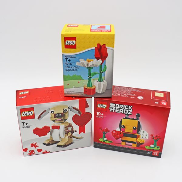 LEGO Valentine’s Day Characters & Flowers – Three–Set Lot