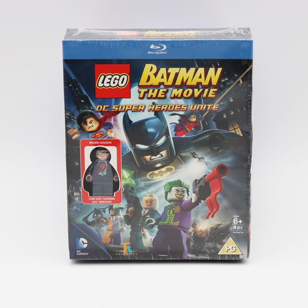 LEGO 5002202 – Batman: The Movie – DC Super Heroes Unite DVD with Exclusive Clark Kent Minifigure