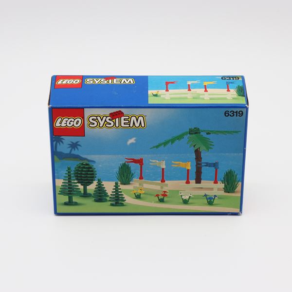 LEGO 6319 – Trees and Fences