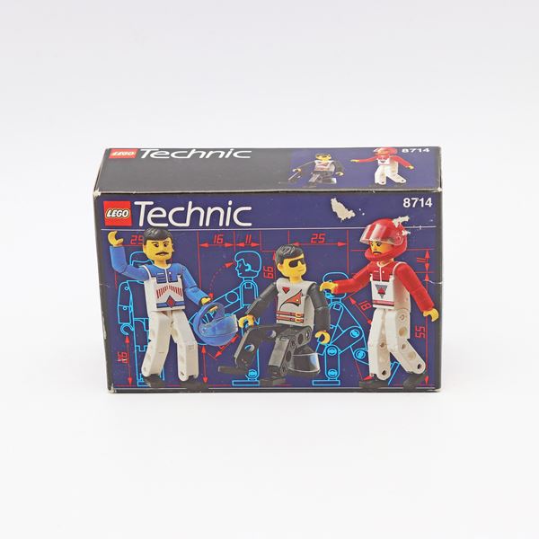 LEGO 8714 – The LEGO TECHNIC Team