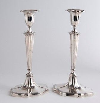 
Coppia di candelieri Inglesi in argento  - Chester 1908, maestri argentieri WA...