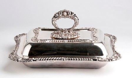 William Hutton & Sons Ltd - Entrée dish edoardiana, vassoio con coperchio in argento 925/1000 (Lo...