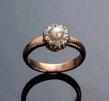 Anello vittoriano inglese in oro, perla e diamanti - XIX secolo...