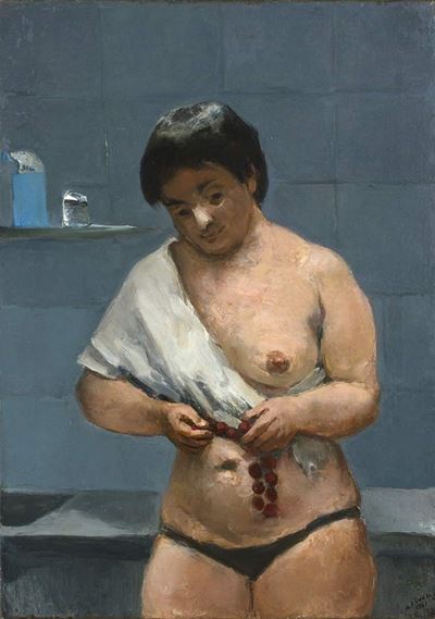Donna con Collana Rossa