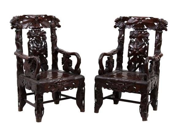 COPPIA DI POLTRONE IN LEGNO INTAGLIATO  - Asta Arte Asiatica e Tribale - Bertolami Fine Art - Casa d'Aste