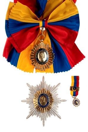 COLOMBIA, ORDINE DEL LIBERTADOR, INSEGNA DI GRAN CROCE....  - Asta Fashion & Luxury - Militaria e Ordini Cavallereschi - Memorabilia e Fotografia Antica - Bertolami Fine Art - Casa d'Aste