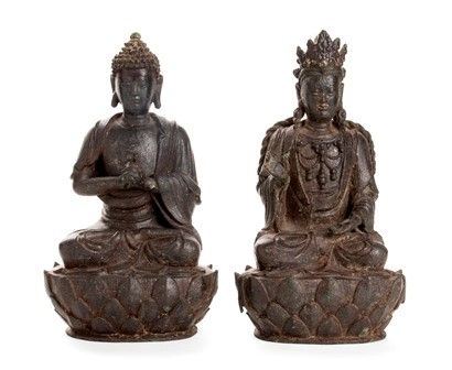 BUDDHA E IL BODHISATTVA GUANYIN IN BRONZO
Cina, dinastia Ming, periodo Jiajing,...  - Asta Dai bronzi arcaici cinesi alla pittura indonesiana e vietnamita del novecento - Bertolami Fine Art - Casa d'Aste