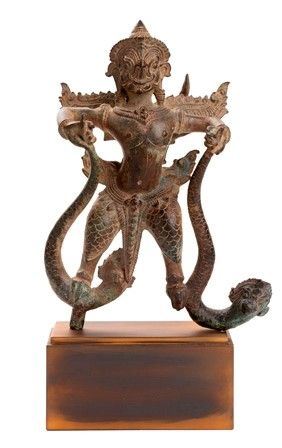 GARUDA IN BRONZO
Thailandia o Cambogia, stile Khmer, XX secolo

...  - Auction Dai bronzi arcaici cinesi alla pittura indonesiana e vietnamita del novecento - Bertolami Fine Art - Casa d'Aste