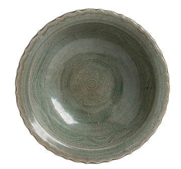 BACILE IN CERAMICA CON INVETRIATURA CÉLADON
Thailandia, Sawankhalok, XV-XVI sec...  - Auction Dai bronzi arcaici cinesi alla pittura indonesiana e vietnamita del novecento - Bertolami Fine Art - Casa d'Aste