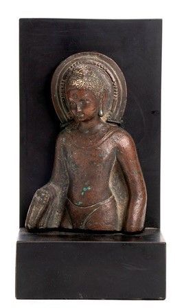 BUSTO DI BUDDHA IN BRONZO
probabilmente Tibet, XIX secolo
...  - Auction Dai bronzi arcaici cinesi alla pittura indonesiana e vietnamita del novecento - Bertolami Fine Art - Casa d'Aste