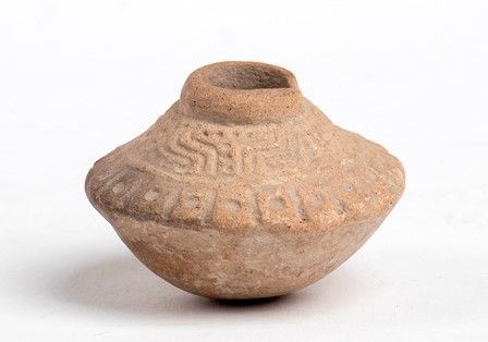 OLLA MINIATURISTICA
Cultura Manteno, X - XV secolo...  - Auction Archeologia: dalla Preistoria al Medioevo con una selezione di letteratura archeologica. - Bertolami Fine Art - Casa d'Aste