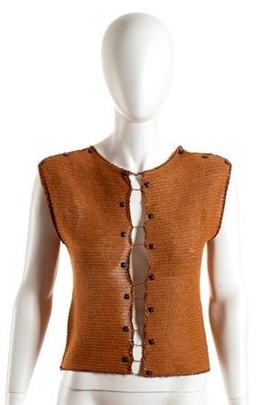 JOHN ASHPOOL
TOP IN LANA E LUREX
Anni 70...  - Auction Fashion & Luxury - Militaria e Ordini Cavallereschi - Memorabilia e Fotografia Antica - Bertolami Fine Art - Casa d'Aste