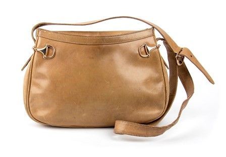 GUCCI
BORSA A TRACOLLA IN PELLE
Anni 70...  - Auction Fashion & Luxury - Militaria e Ordini Cavallereschi - Memorabilia e Fotografia Antica - Bertolami Fine Art - Casa d'Aste