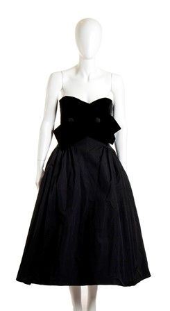 BATTILOCCHI
ABITO IN VELLUTO E FAILLE
Anni ‘50...  - Auction Fashion & Luxury - Militaria e Ordini Cavallereschi - Memorabilia e Fotografia Antica - Bertolami Fine Art - Casa d'Aste