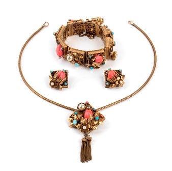 PARURE IN METALLO DORATO
Fine anni 40/Inizio anni 50GILDED METAL PARURE
late 40...