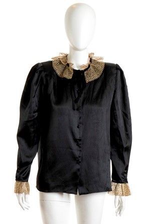 VALENTINO STUDIO
CAMICIA IN RASO
1981...  - Asta Fashion & Luxury - Militaria e Ordini Cavallereschi - Memorabilia e Fotografia Antica - Bertolami Fine Art - Casa d'Aste